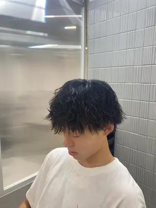 ショート パーマ メンズ 韓国🇰🇷艶髪 ケアカラーSHURIのヘアスタイル