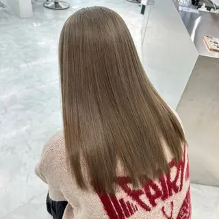 セミロング カラー モテ髪💕ハイトーン ベージュ yuriaのヘアスタイル