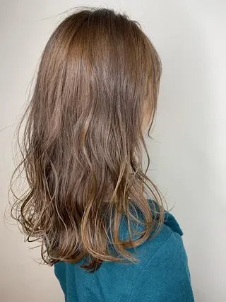 セミロング 村松 萌のヘアスタイル