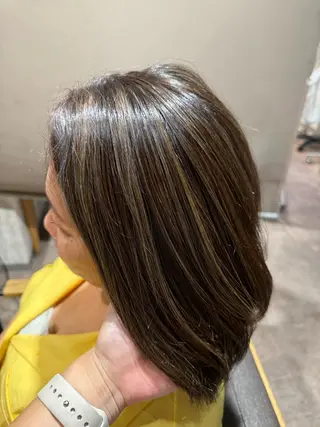 ミディアム カラー 箕畑 麗菜のヘアスタイル