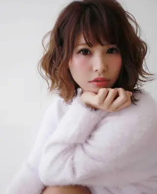 ミディアム カラー EMANONシェアサロン心斎橋店所属・韓国メンズヘア　ミル クティボブ　足立佳代のヘアスタイル