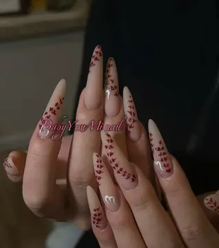 ネイル 相沢 さやかのネイルデザイン