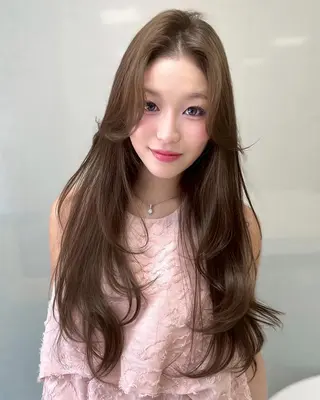 カラー 冬髪🏹韓国レイヤー ヘア🏹福岡天神のヘアスタイル