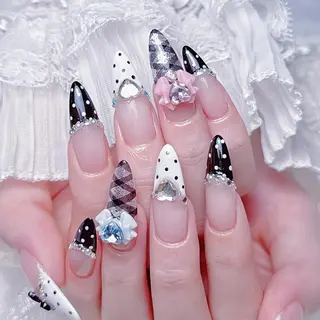 ネイル queens nailsalonのネイルデザイン