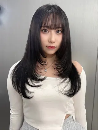 ロング ブルーブラック レイヤー/TERUのヘアスタイル