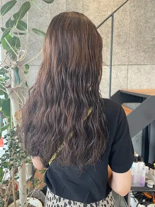 ロング パーマ 🍋髪質改善× 透明感カラー ジュリのヘアスタイル