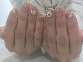 ネイル ネイル＆フラワーサロン〜Ri✦hiro〜鳥栖店所属・HIRATA RIEのネイルデザイン