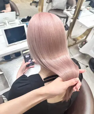 セミロング karin ボブハイトーンのヘアスタイル