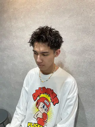 ショート パーマ メンズ 垢抜けハイトーン☀／ 笑顔の美容師／しゅんのヘアスタイル