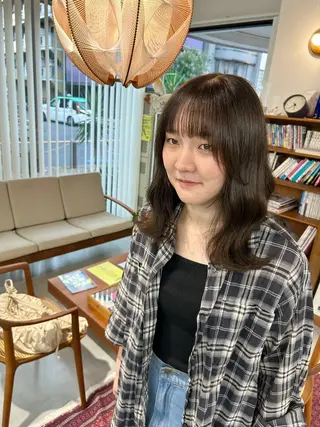 セミロング カラー 藤原 あかりのヘアスタイル