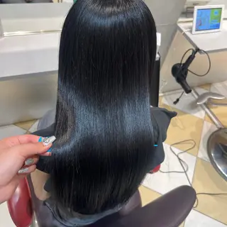 ロング 李 文のヘアスタイル