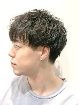 ショート パーマ メンズ クオンヒール  堺筋本町店所属・谷口 友耶メンズカットのヘアスタイル