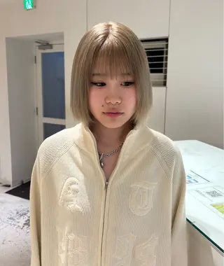 カラー yuka/ 透明感カラーのヘアスタイル