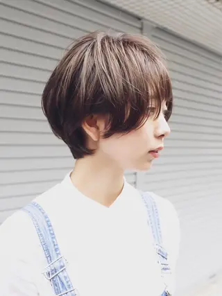 ショート カラー ハイトーン/レイヤー /ウルフ⭐️永田⭐️のヘアスタイル