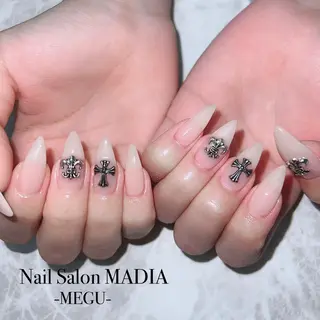 ネイル MADIA藤沢所属・MADIA MEGUのネイルデザイン