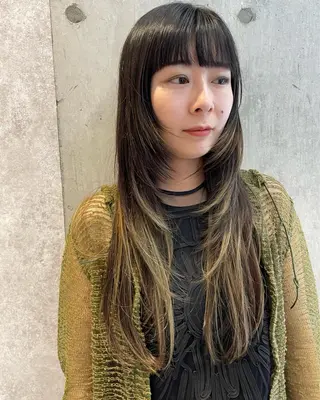 ロング カラー ポミエ恵比寿所属・ショートウルフくせ毛 お任せくださいのヘアスタイル