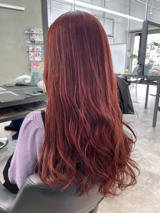 セミロング 縮毛矯正🐼暖色 根本侑季のヘアスタイル