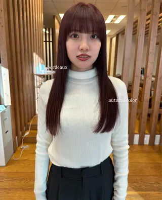 カラー フジタ イロハのヘアスタイル