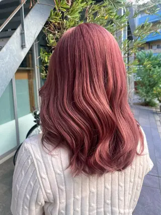 カラー イケハラ ナナミのヘアスタイル