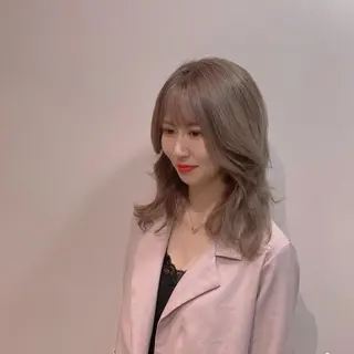 ミディアム La paix所属・パーソナルカラー lapiax阿部のヘアスタイル