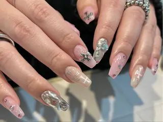 ネイル Shis_🦄shi 韓国風キラキラネイルのネイルデザイン