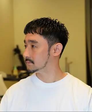 ショート メンズ サト エリのヘアスタイル