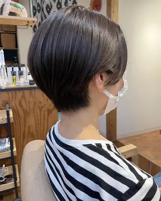 ショート カラー あずまぐち めぐみのヘアスタイル