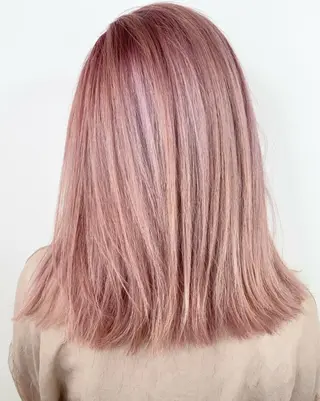 セミロング カラー N° aria 三軒茶屋のヘアスタイル