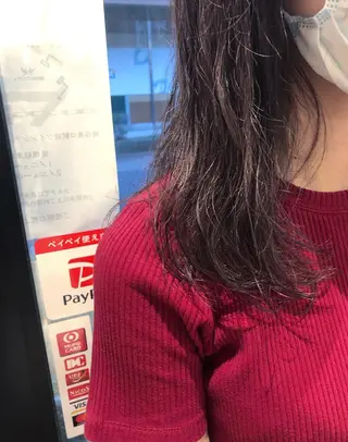 セミロング カラー 細沼 葵のヘアスタイル