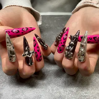 ネイル Vesper所属・ayaka ギャルネイル🎀のネイルデザイン