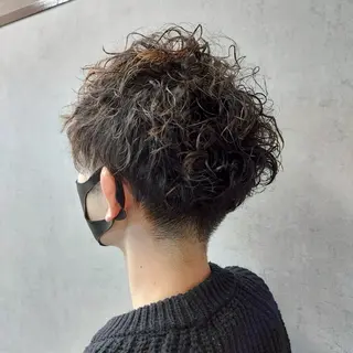 パーマ メンズ 丸山 雷世のヘアスタイル