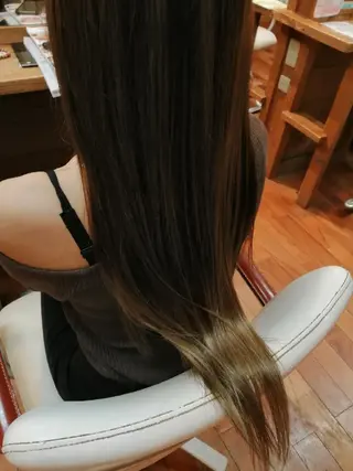 ロング カラー 足立 悠輔のヘアスタイル