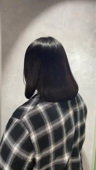 ミディアム ルネ所属・切りっぱなしボブ グレージュ/福田梢のヘアスタイル