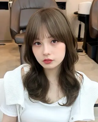 ミディアム カラー Aura所属・丸山 心 / 艶カラーのヘアスタイル