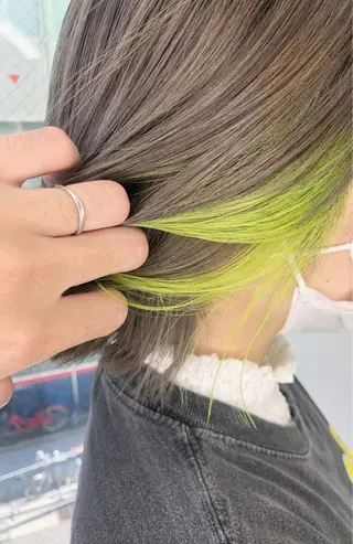 ショート カラー ito. ブリーチ/髪質改善のヘアスタイル