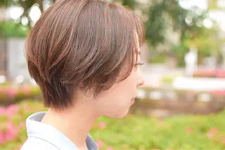 ショート Lond enikaのヘアスタイル