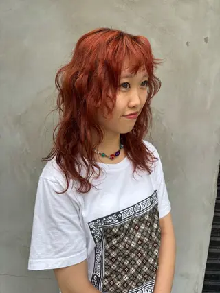 セミロング sea's所属・ヒラカホ/レイヤー /栄/デザインカラーのヘアスタイル