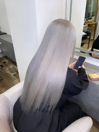 ロング カラー MARQUEE所属・Ayame / ハイトーンカラーのヘアスタイル