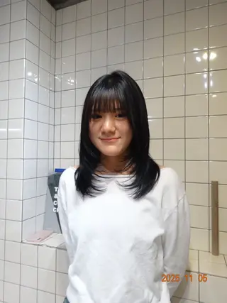 ミディアム カラー CEINE loq所属・ゆるふわガーリーst yle🩰yuukaのヘアスタイル