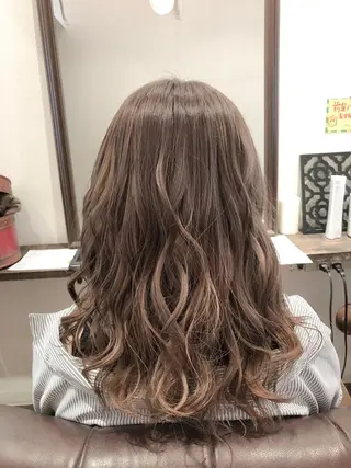ロング カラー ヘアアレンジ いしだ みさきのヘアスタイル