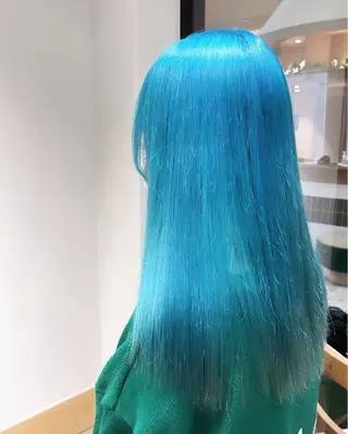 ロング カラー 津田 七美希のヘアスタイル