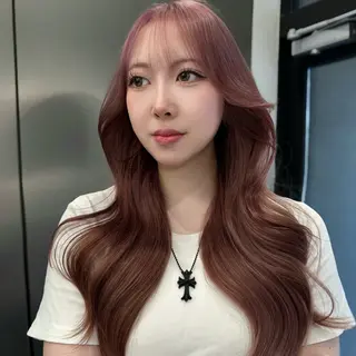 ロング カラー 𝗬𝟮𝗞レイヤー 韓⛓️ハイトーンのヘアスタイル