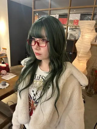 カラー 植田 瑠菜のヘアスタイル