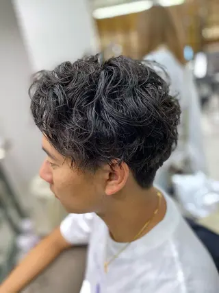 ミディアム カラー特化 横川　翔希のヘアスタイル