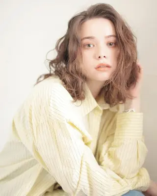 パーマ ミディアム 小田川 竜也のヘアスタイル