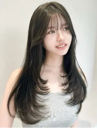 ロング 木田 真菜のヘアスタイル