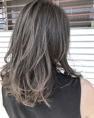 セミロング カラー レイヤーカット匠 イソザキノリユキのヘアスタイル