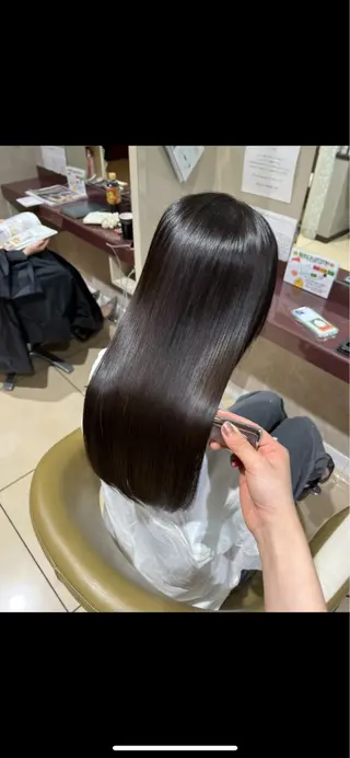 カラー 川本 桃華のヘアスタイル