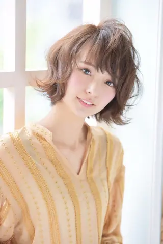 ショート カラー パーマ 奥谷 美代子のヘアスタイル