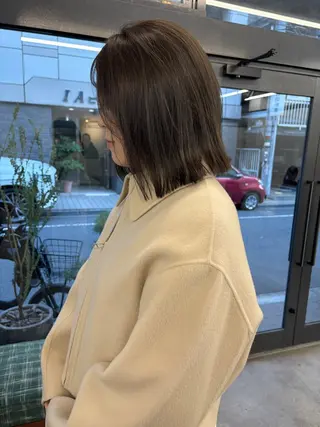 ショート カラー パーマ、ボブ、透明感 カラー、小須田ゆあのヘアスタイル